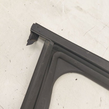 2018 Fiat 500 X Model Door Glass Window Seal Rubber Right Passenger Fr