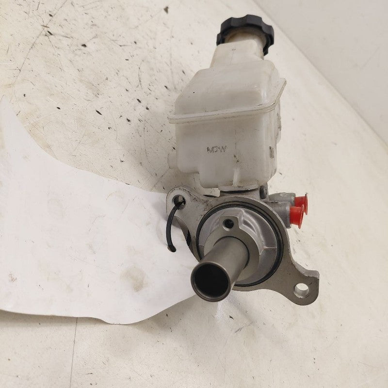 Brake Master Cylinder Fits 16-20 Kia Sorento