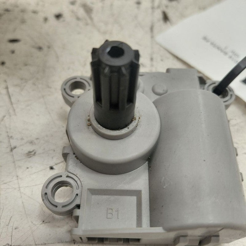 Hyundai Santa Fe Flap Door Motor Heater AC Door Actuator  2019 2020