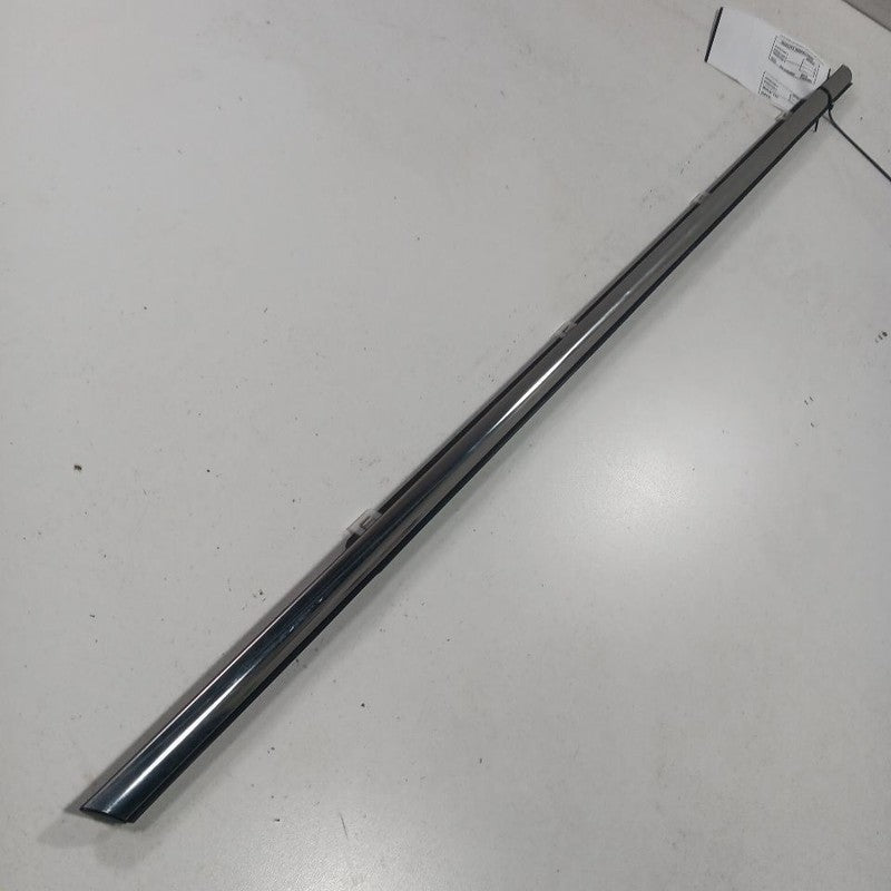 Kia Sorento Door Glass Window Weather Strip Trim Rear Left Driver Back