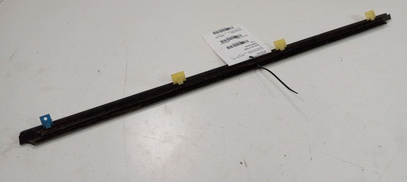 Subaru Forester Door Glass Window Weather Strip Trim Front Right Passe