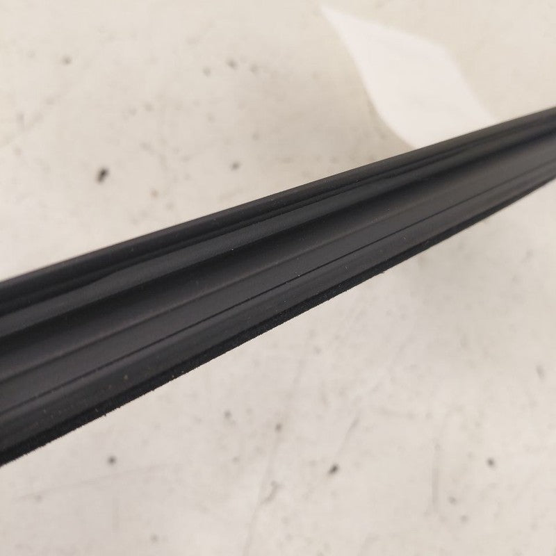Mitsubishi Outlander   Right Front Weather Strip Interior  2018 2017 2