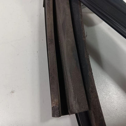 INFINITI Q50 Door Glass Window Seal Rubber Right Passenger Front  2014 2015 2016