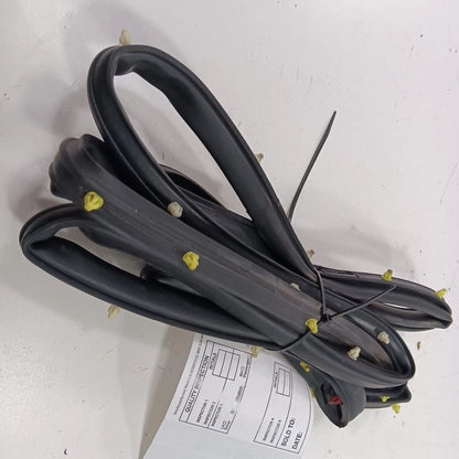 Jeep Compass On Door Seal Rubber Right Passenger Front  2021 2020 2019 2018 2017