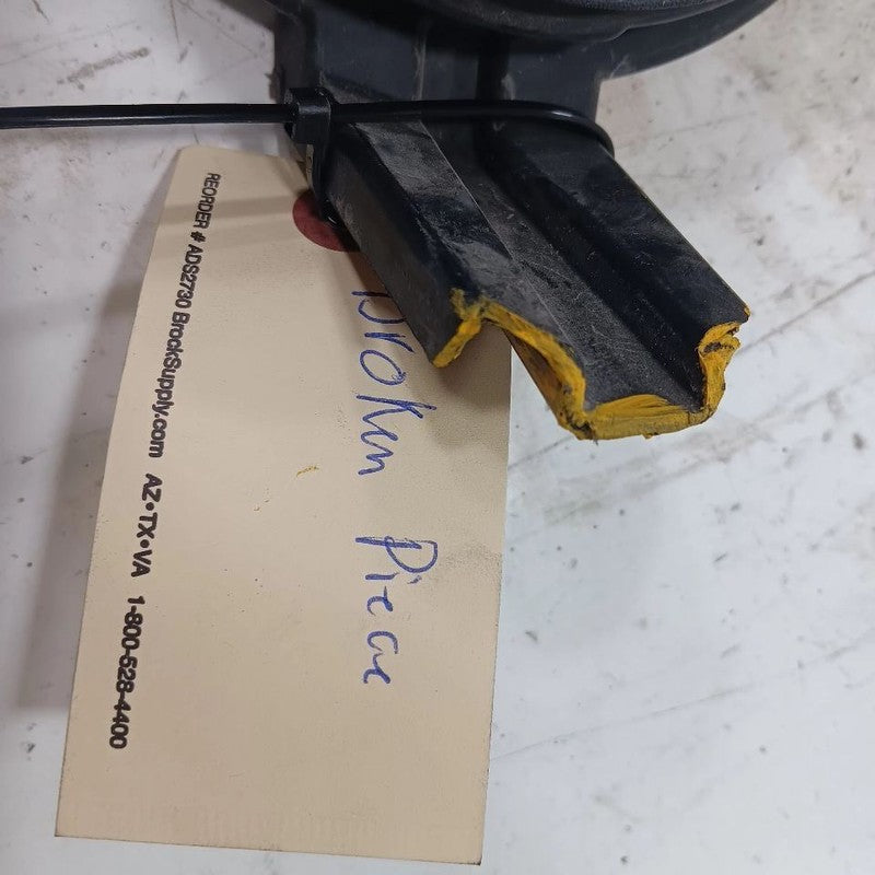 Kia Soul Front Bumper Fog Light Insert Trim Bezel Right Passenger Side  2017 201