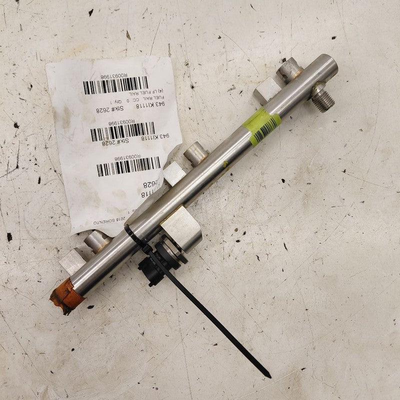Kia Sorento Left Front Fuel Rail Injection Injector Mount Bar  2018 20