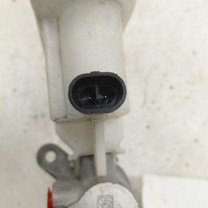 Brake Master Cylinder Fits 15-18 Jeep Renegade