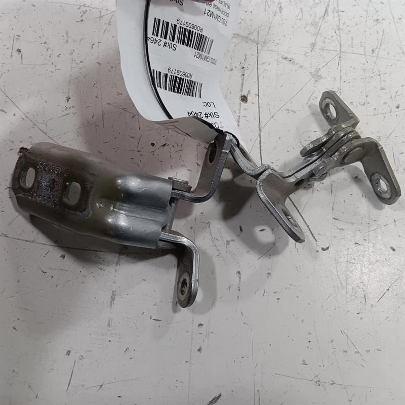 Chevy Malibu Door Hinge Set Right Rear Passenger  2019 2020 2021 2022 2023 2024
