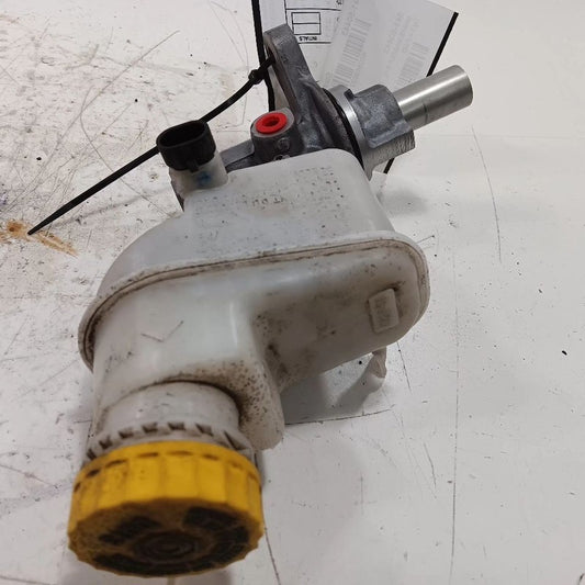 Brake Master Cylinder 2 Door Fits 12-17 FIAT 500
