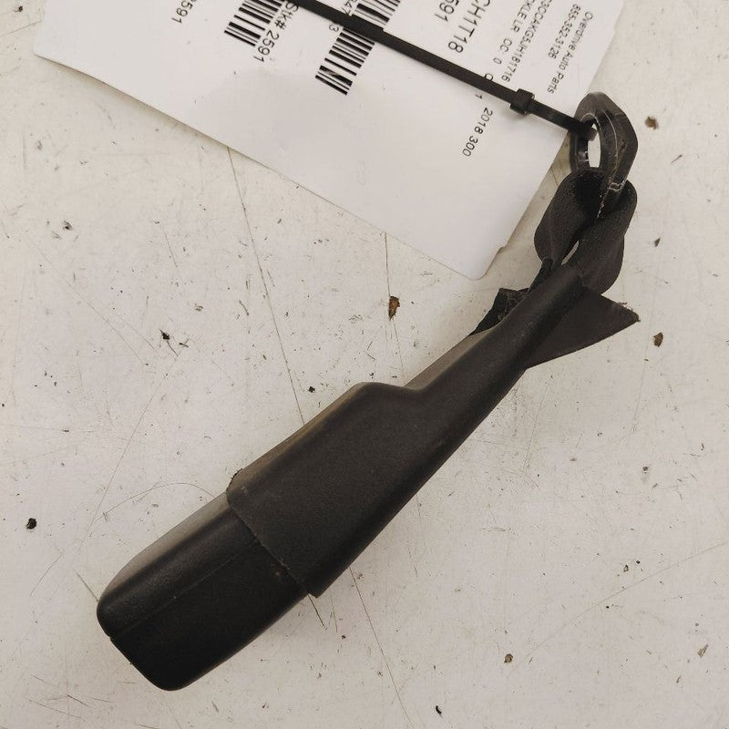 Chrysler 300 Seat Belt Buckle Latch Left Driver Rear Back  2017 2018 2