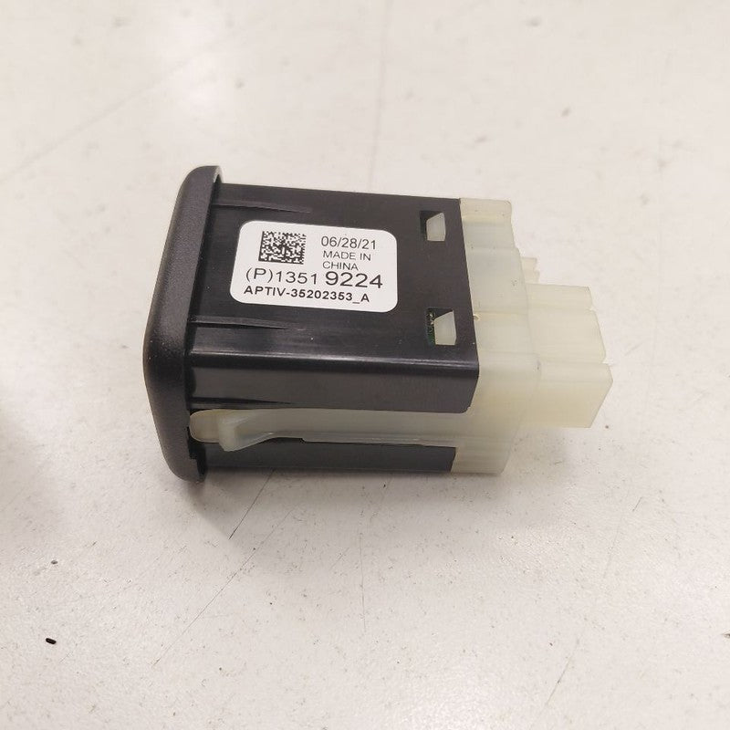 Chevy Trax USB Plug In Hub Port  2022 2021