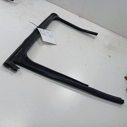 Jeep Compass Door Glass Window Seal Rubber Right Passenger Rear Back 2