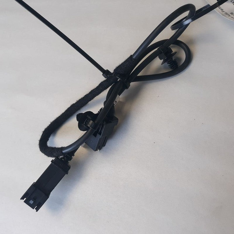 Ford Taurus Port Adapter Wire Cord {DG1T-14D202-BB} 2019 2018 2017 201
