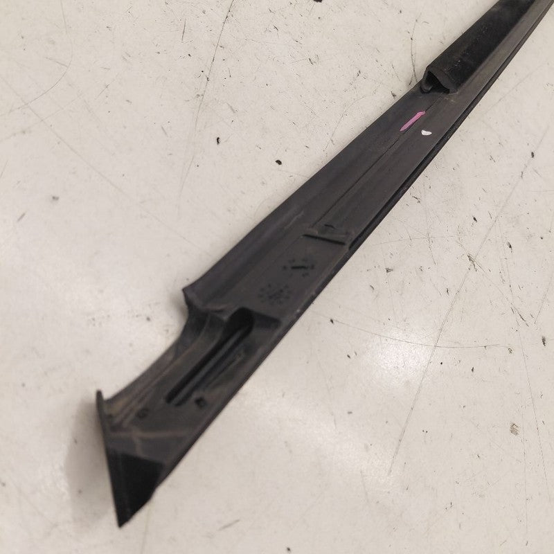 Alfa Romeo Stelvio Door Window Weather Strip Trim Front Right Passenge