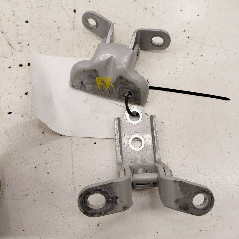 Kia Sportage Door Hinge Set Right Rear Passenger  2020 2021 2022