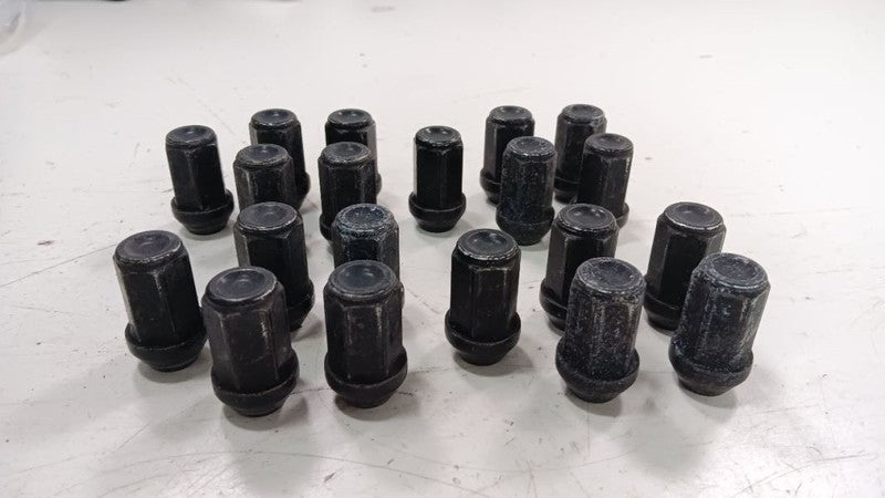 Ford Mustang Lug Nut Set 2014 2013 2012 OEM