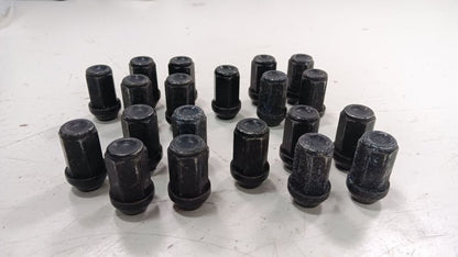 Ford Mustang Lug Nut Set 2014 2013 2012 OEM