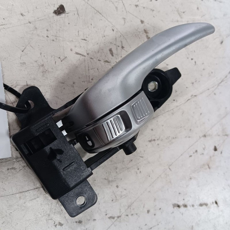 Jeep Renegade Door Handle Right Passenger Rear Interior Inside 2023 20