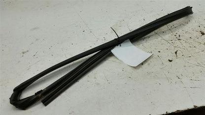 XB Scion Door Glass Window Seal Rubber Right Passenger Front 2010 2011