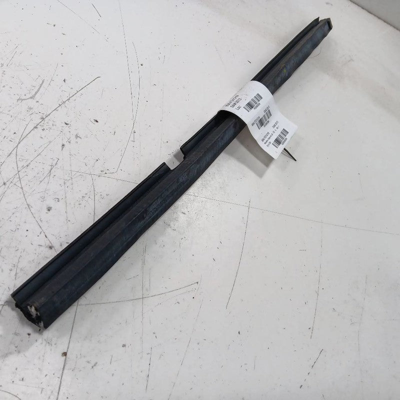 Ford Taurus Left Rear Weather Strip Interior  2019 2018 2017 2016 2015