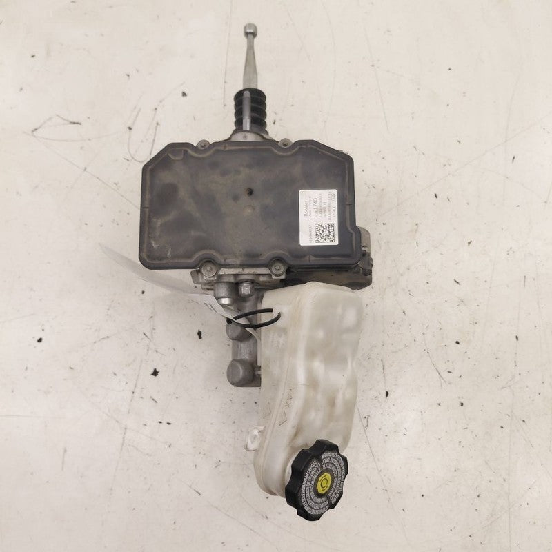Brake Master Cylinder Fits 18 Chevy Volt