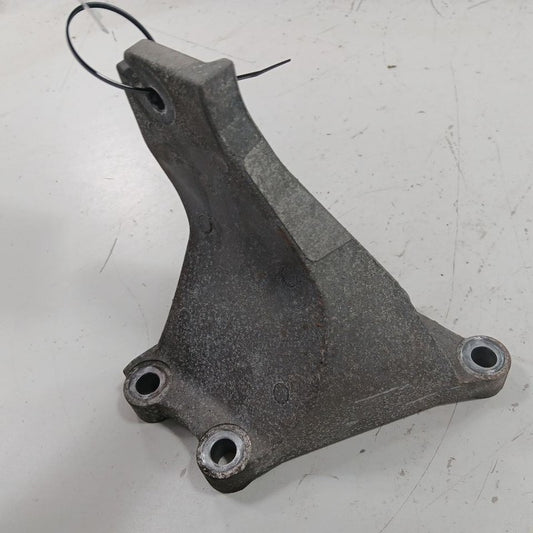 Nissan LEAF Engine Motor Mount Bracket Left Driver  2013 2014 2015 2016 2017