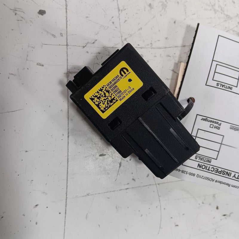 Jeep Compass USB Plug In Hub Port  2018 2019 2020 2021 2022 OEM