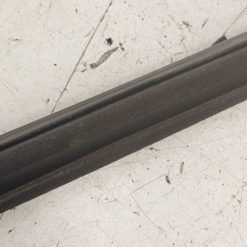 Hyundai Veloster Door Glass Window Weather Strip Trim Front Right Pass