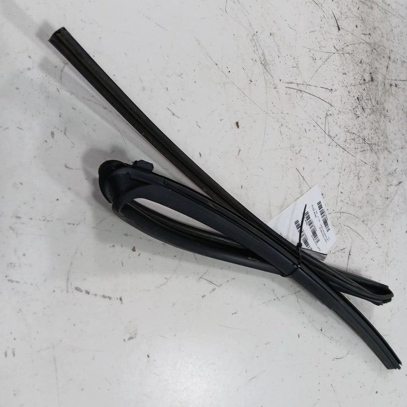 Toyota Prius C Door Glass Window Seal Rubber Left Rear Back  2017 2016