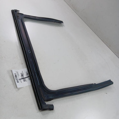 Jeep Compass Door Glass Window Seal Rubber Right Passenger Rear Back  2018 2019 