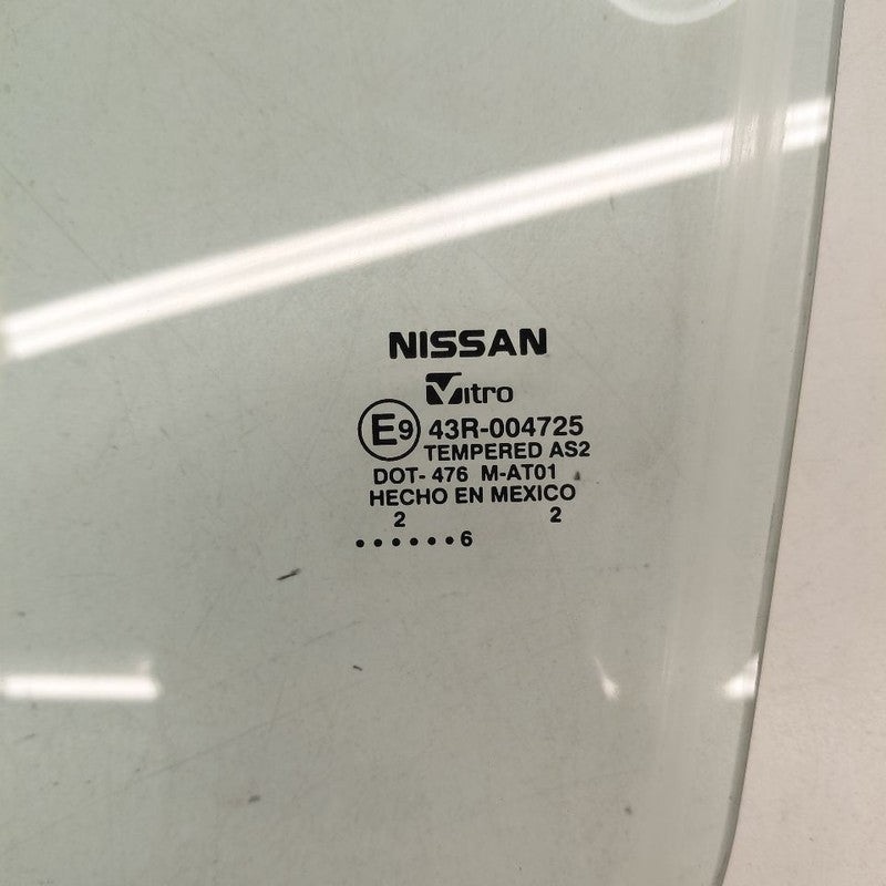 Driver Left Front Door Glass Window Hatchback Note Fits 17-19 Nissan V