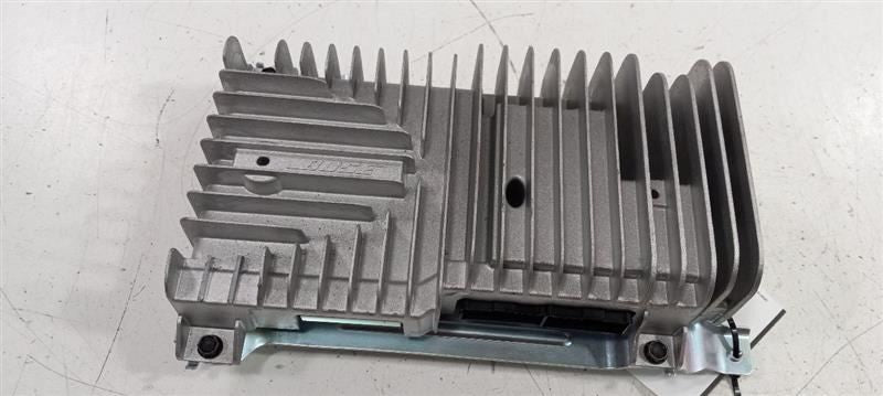 Audio Equipment Radio Amplifier Center Package Deck Sv Fits 09-14 MAXI