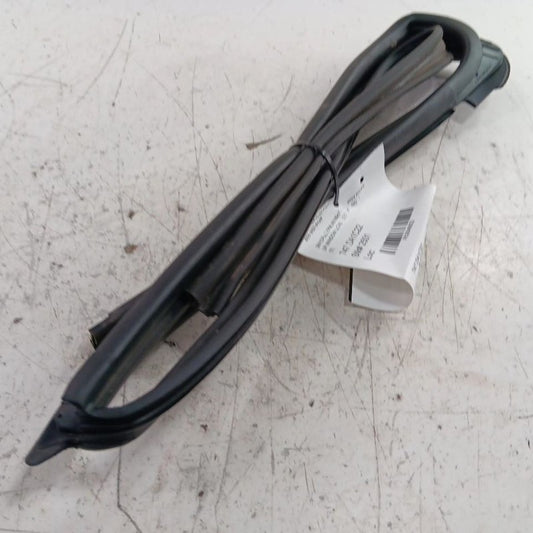 Nissan Kicks Door Glass Window Seal Rubber Left Rear Back  2021 2022 2023