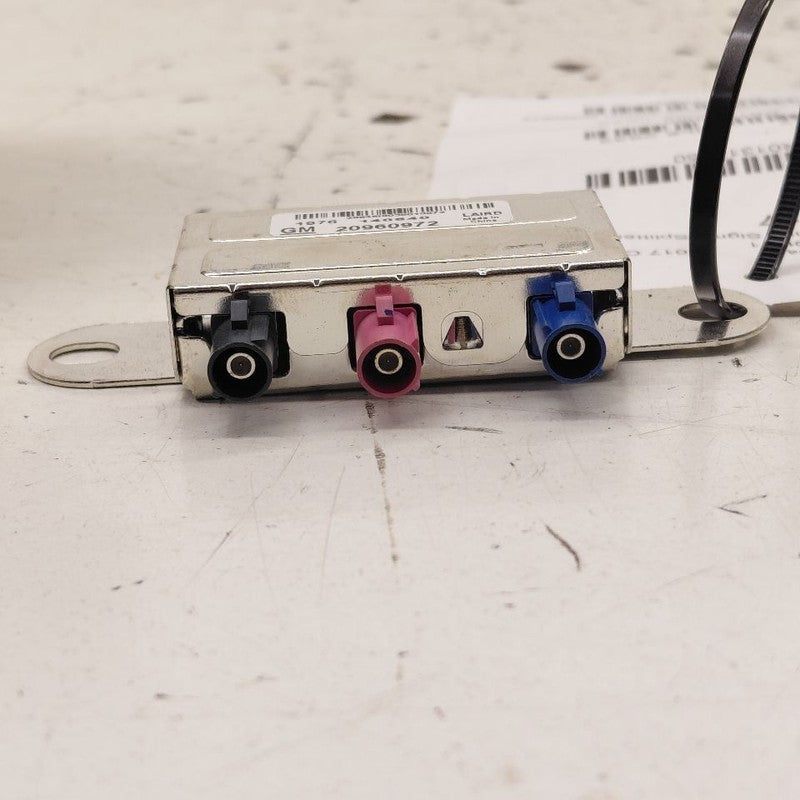 Cadillac CT6 Navigation Antenna Signal Splitter {20960972} 2018 2017 2