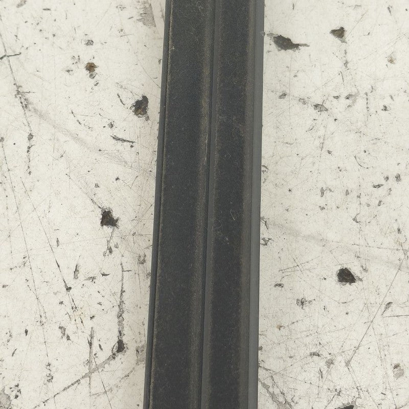 Nissan Versa Note Door Glass Window Weather Strip Front Right Passenge