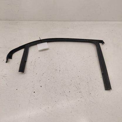2018 Fiat 500 X Model Door Glass Window Seal Rubber Left Driver Rear B