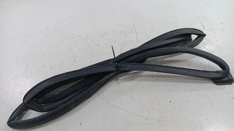 Subaru Impreza On Door Seal Rubber Right Passenger Front 2017 2018 201