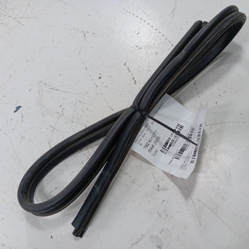 Kia Optima Cowl Vent Panel Hood Rubber Seal  2018 2017 2016