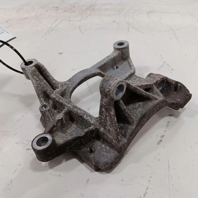 Subaru Legacy Outback 2.5 Aluminum Bracket 2015 2016 2017 OEM