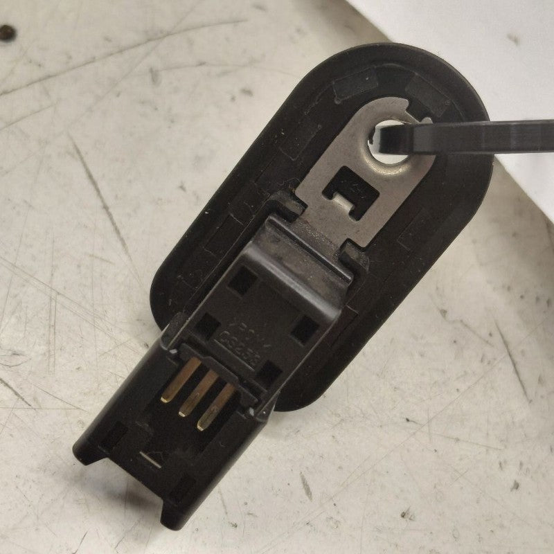 Mitsubishi Outlander   Door Ajar Switch Door Open Dome Light Switch  2