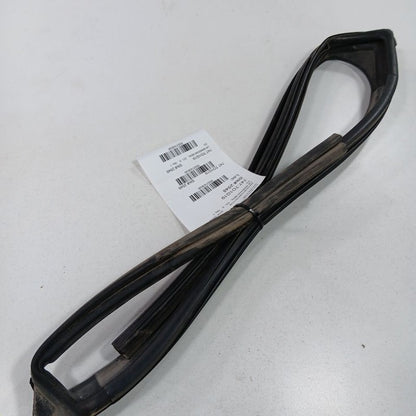 Toyota Yaris Door Glass Window Seal Rubber Left Driver Rear Back  2020 2019 2018