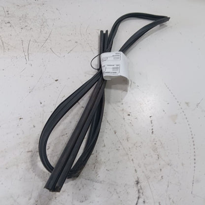 Toyota Corolla Door Glass Window Seal Rubber Left Driver Front  2016 2015 2014