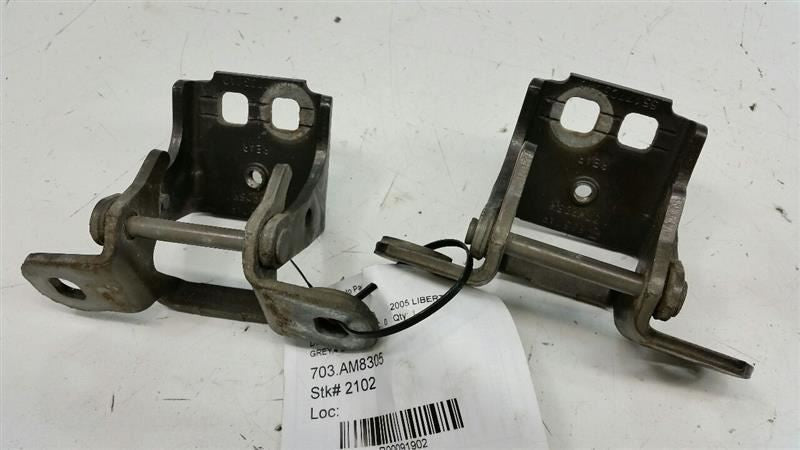 Jeep Liberty Door Hinge Set Right Rear Passenger OEM  2002 2003 2004 2005