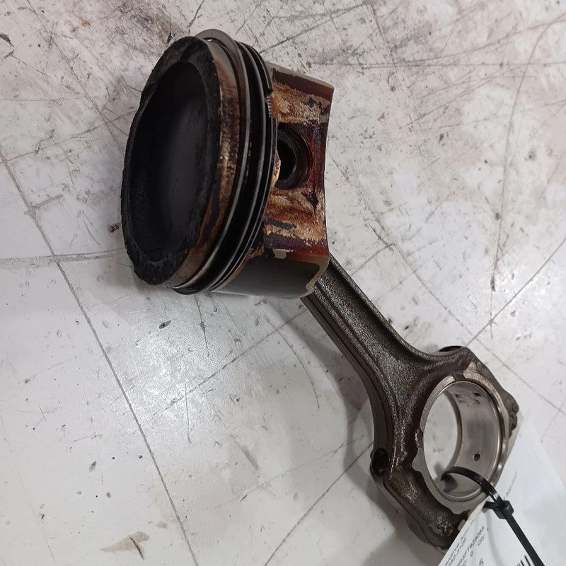 Fiat 500 Single Piston With Connecting Rod  2017 2016 2015 2014 2013 2