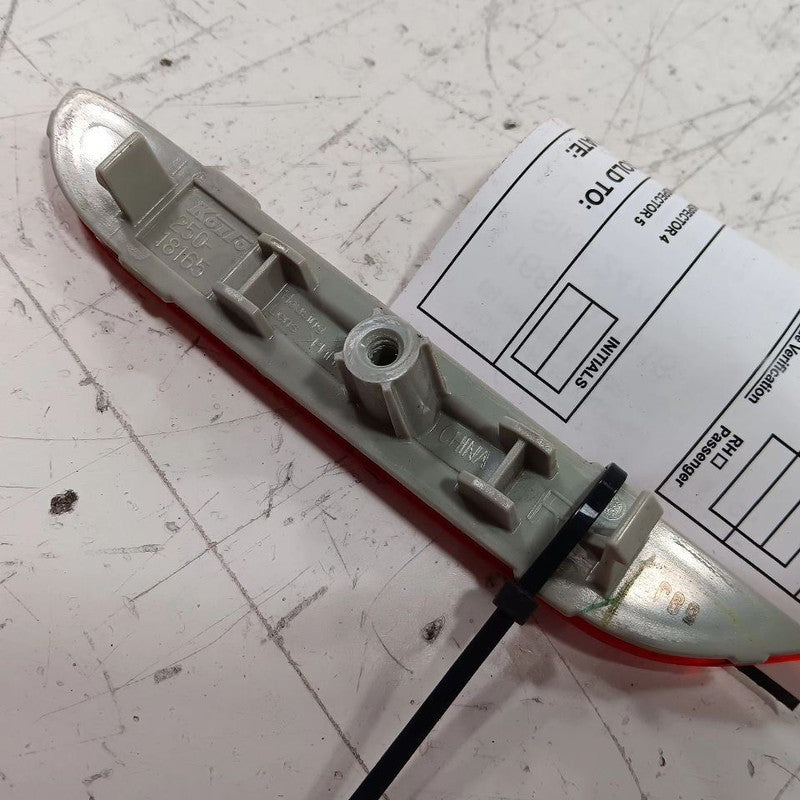 Nissan LEAF Passenger Right Rear Marker Light Lamp  2013 2014 2015 2016 2017