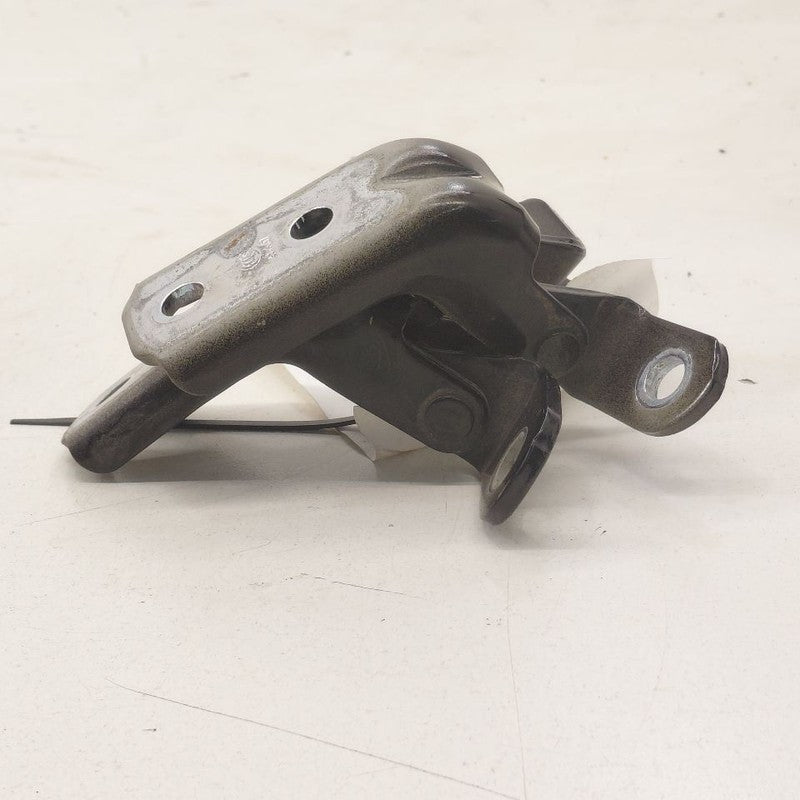 Hyundai Kona Door Hinge Set Left Front Driver  2021 2020 2019