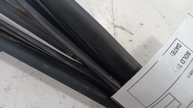 Nissan Rogue Door Glass Window Seal Rubber Right Passenger Rear Back 2