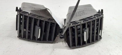 Subaru legacy Dash Air Vent Center Middle 2005  OEM