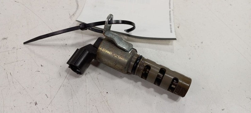 Toyota Corolla Variable Timing Gear Oil Control Valve Solenoid Cylinde
