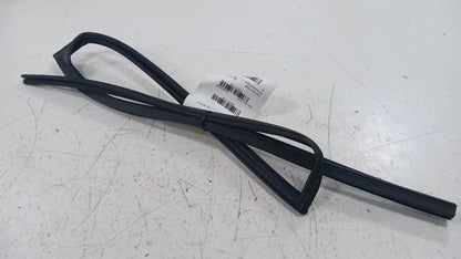 Subaru Impreza Door Glass Window Seal Rubber Right Passenger Rear Back